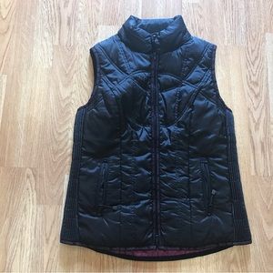 Harley-Davidson light weight hooded puller vest.